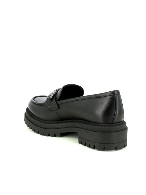 mocassino da donna in pelle nera con morsetto metallico e fondo carrarmato NERO GIARDINI | I411410D100
